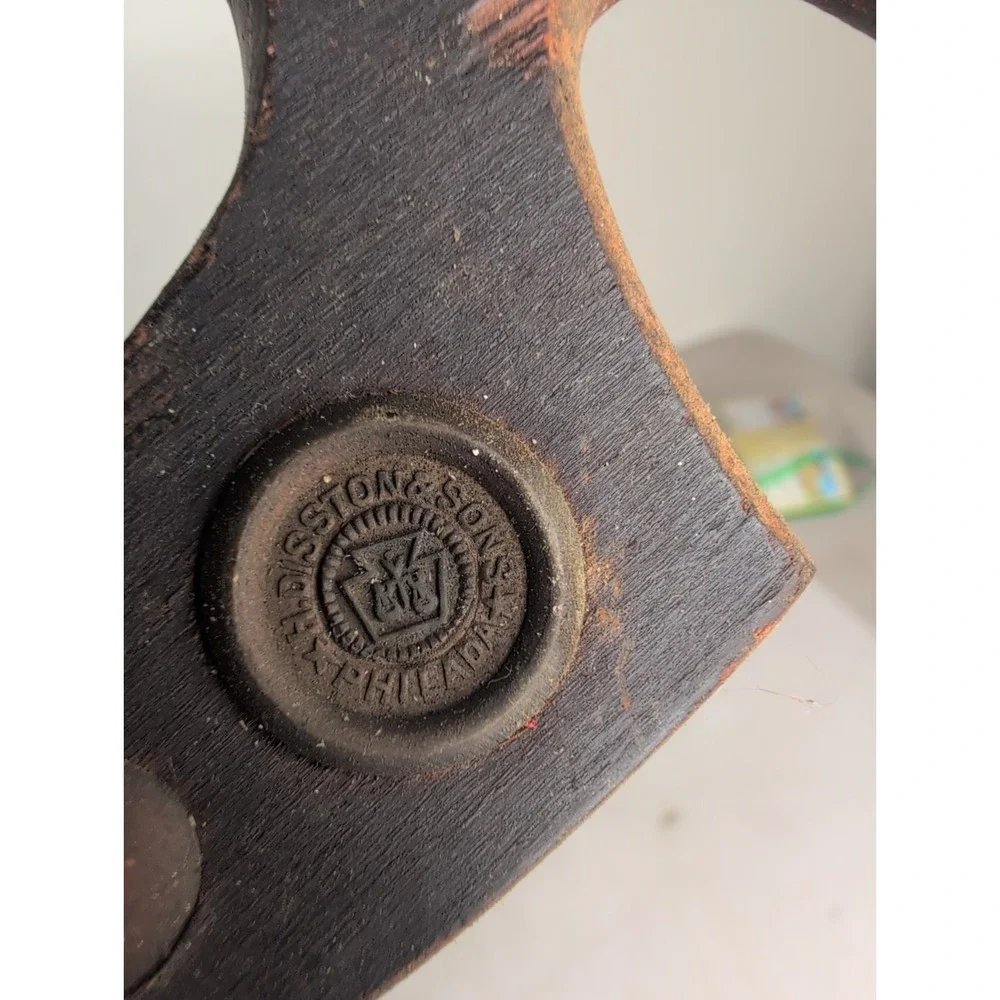 VINTAGE DISSTON Philadelphia KEYHOLE Wood Handle HAND SAW
